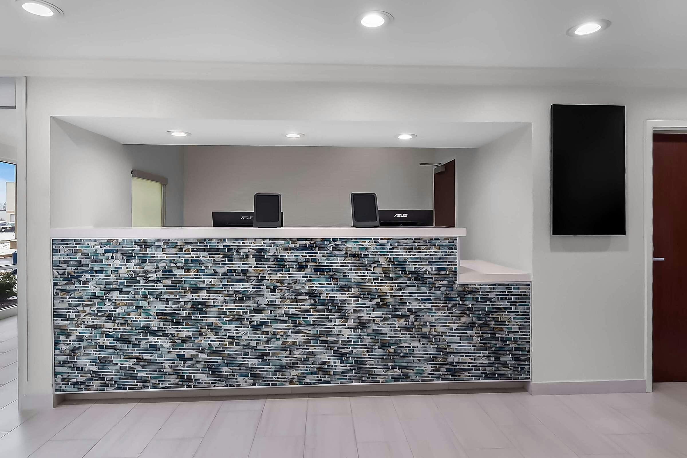 Hotel Sure Stay Plus By Best Western Fenton photo 1