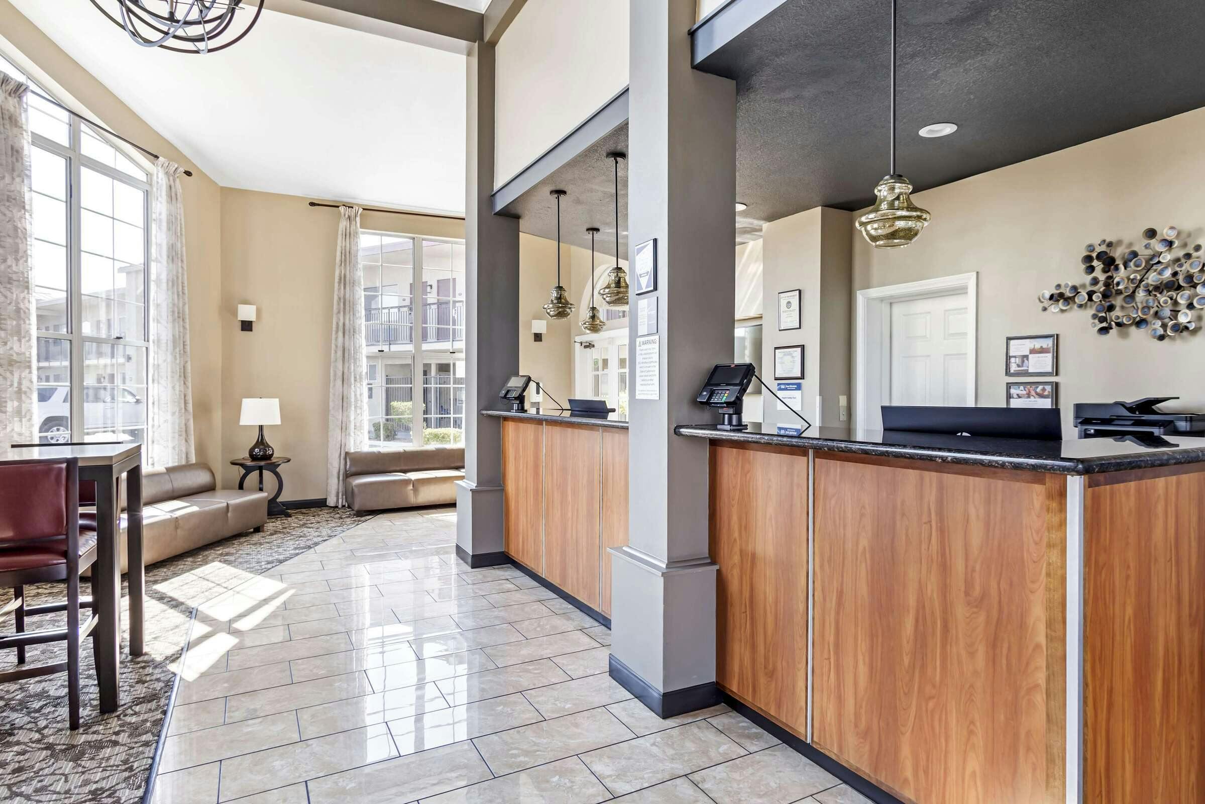 Hotel Best Western China Lake Inn photo 1