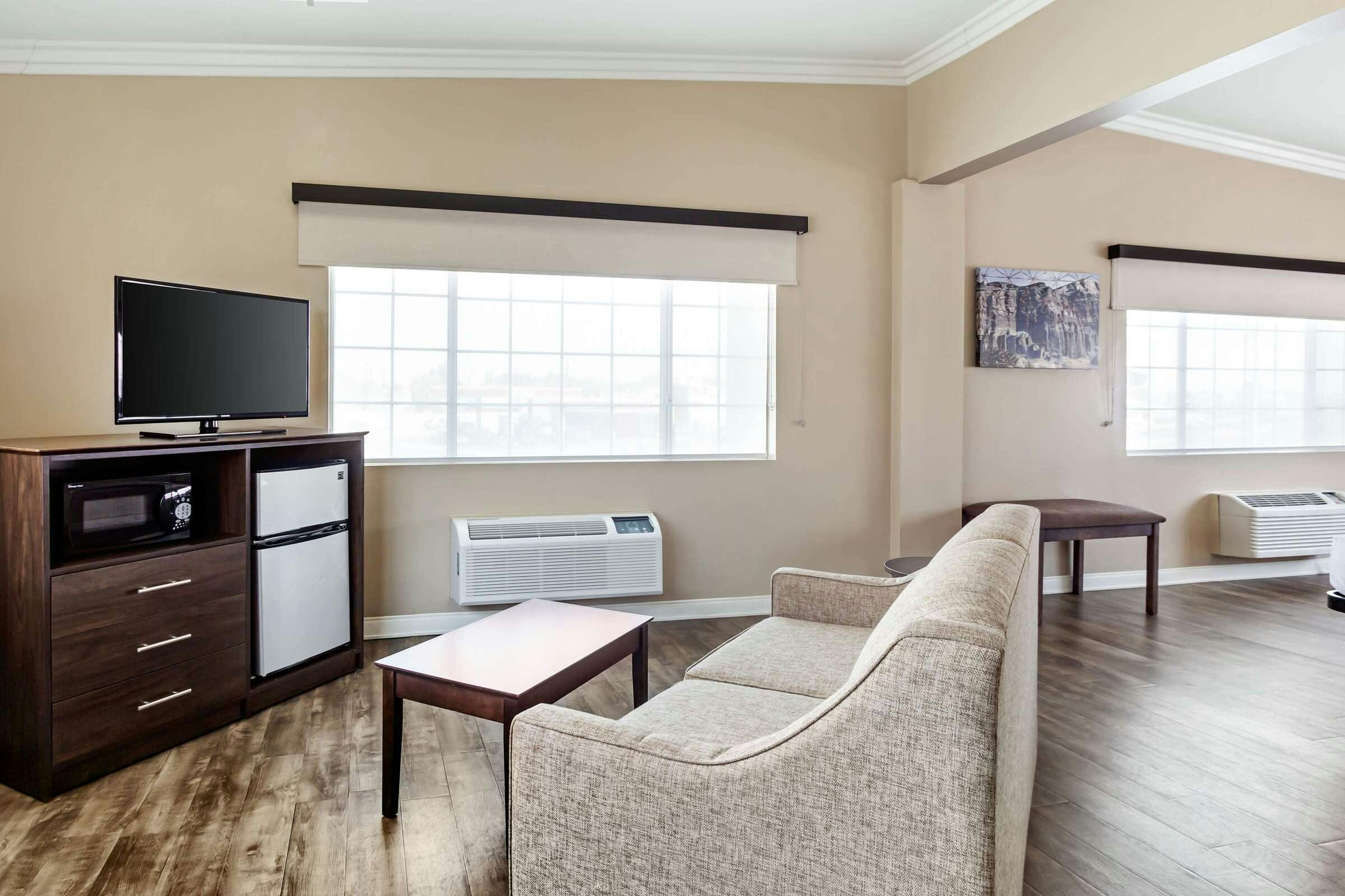 Hotel Best Western China Lake Inn photo 3