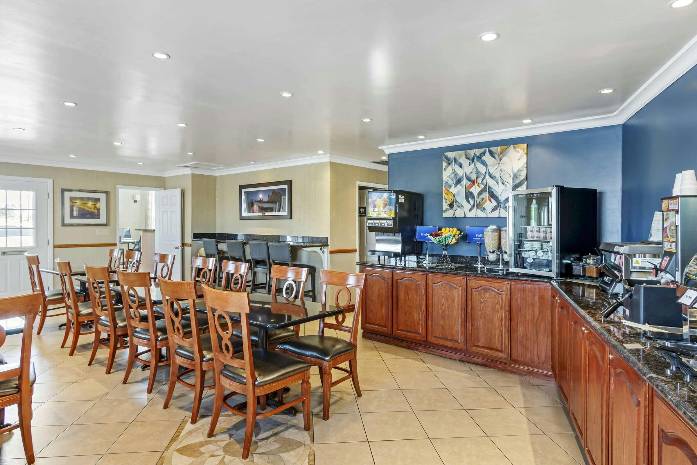 Hotel Best Western China Lake Inn photo 5