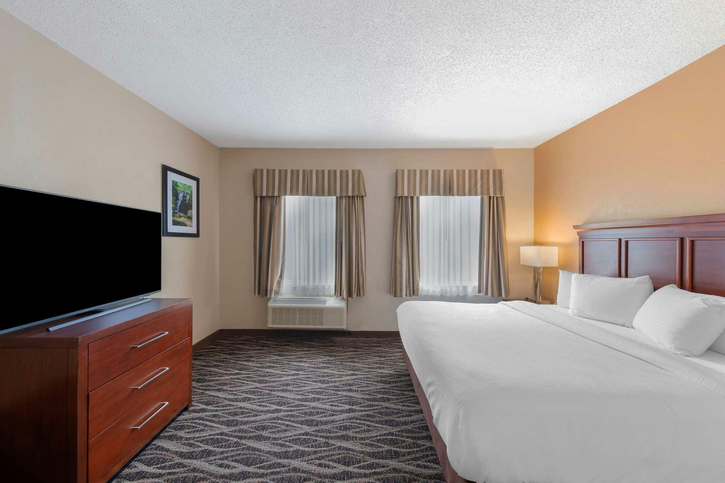 Hotel Best Western Plus Russellville Hotel & Suites photo 2