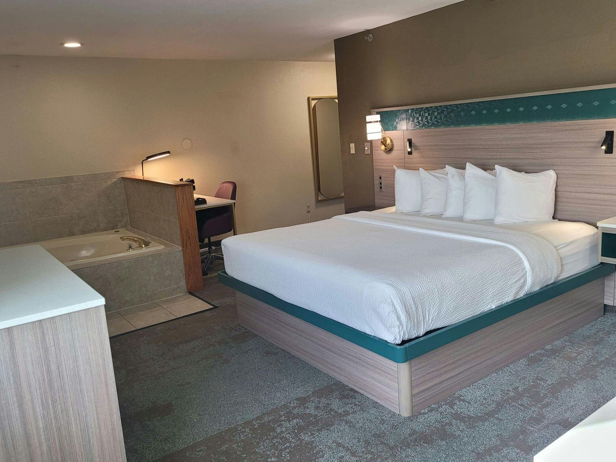 Hotel Best Western Plus Altoona Inn photo 2