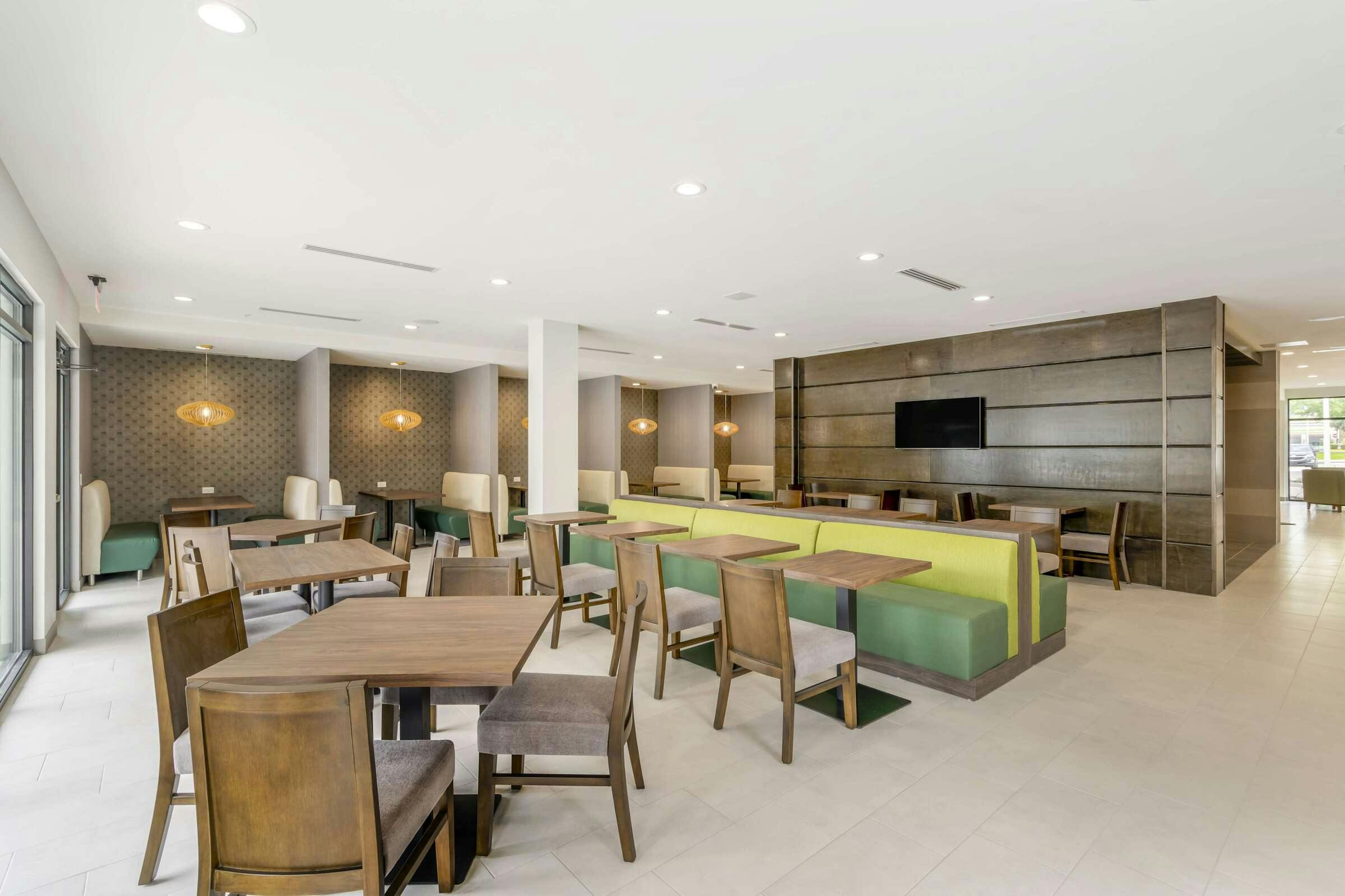 Hotel Best Western Plus Winter Haven Inn & Suites photo 2