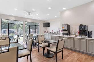 Hotel Best Western Plus Two Rivers Hotel & Suites photo 2