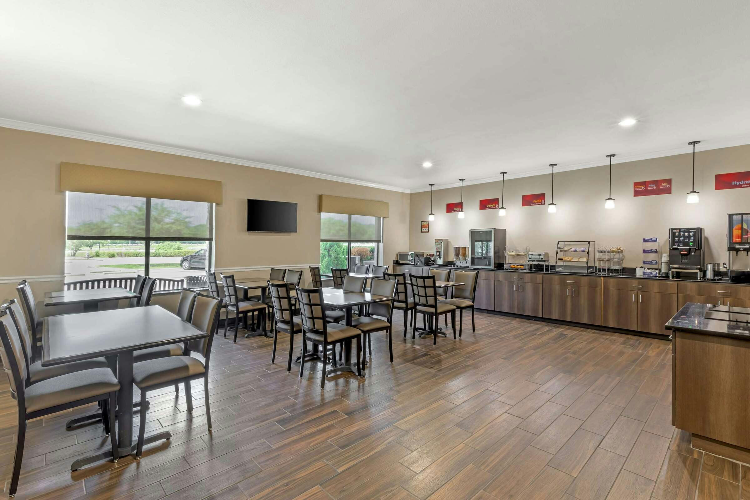 Hotel Best Western Plus Burleson Inn & Suites photo 2