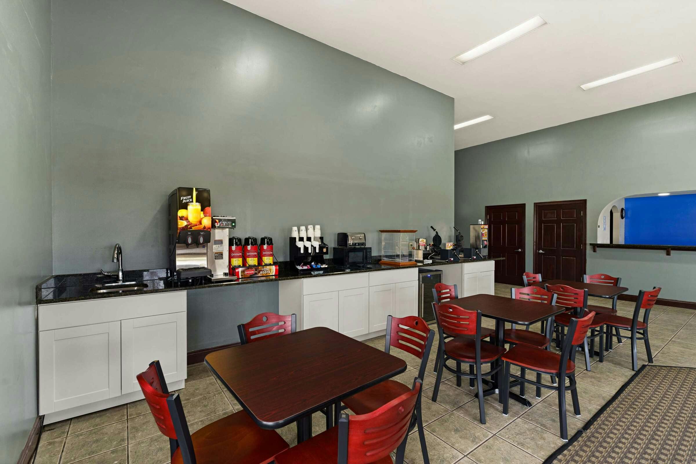 Hotel Sure Stay By Best Western Gulfport photo 3