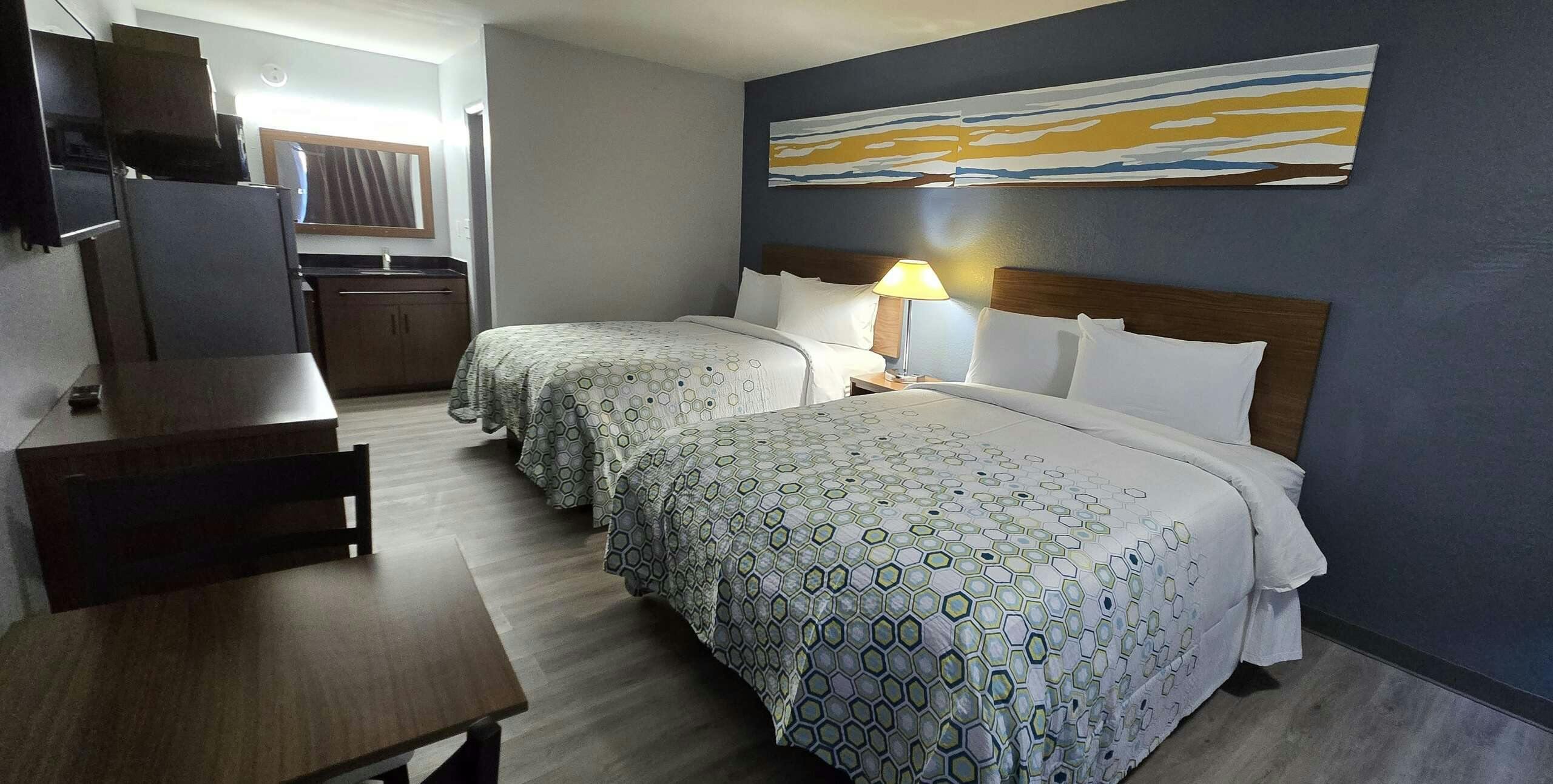 Hotel Hometowne Studios By Red Roof Lagrange photo 1