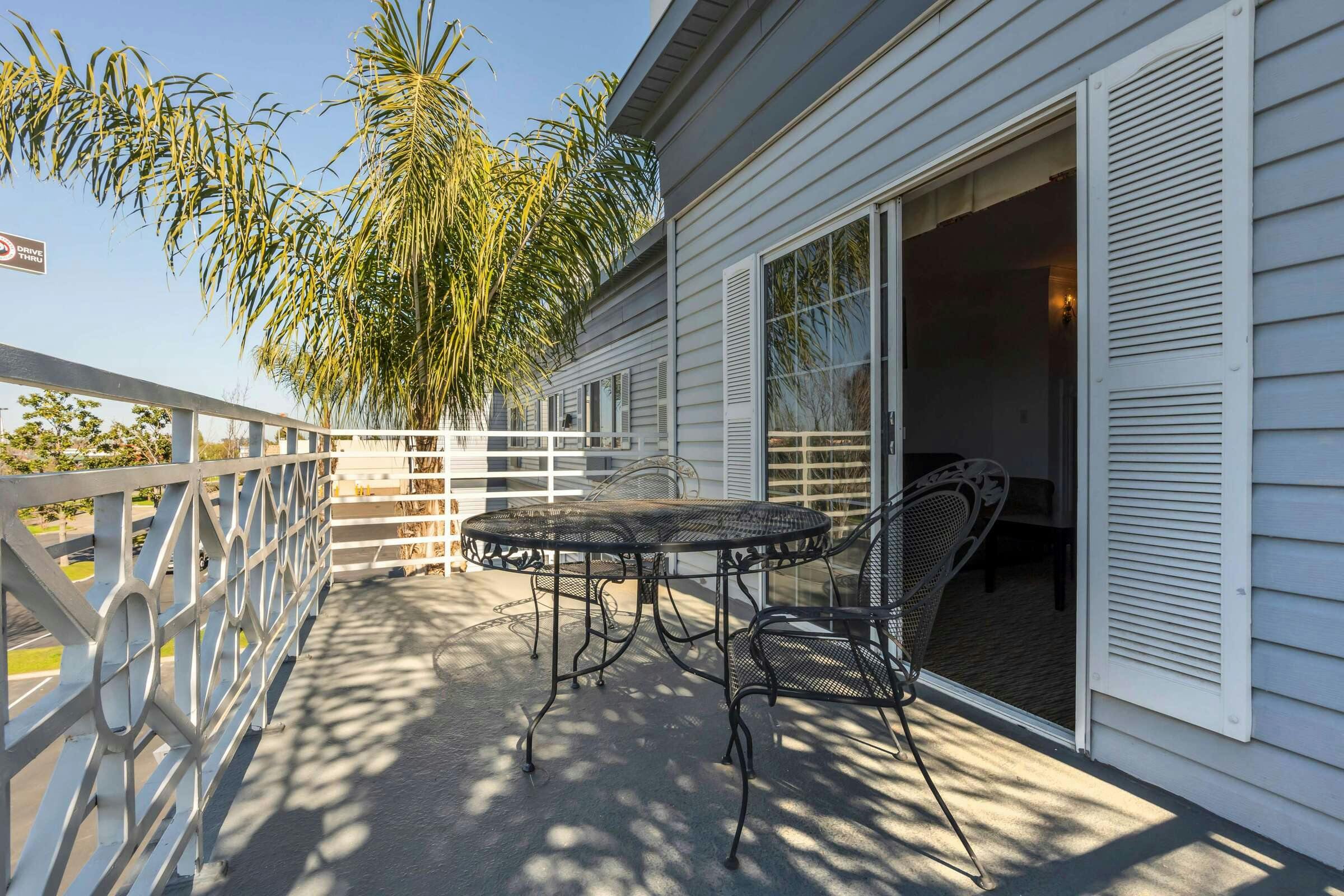 Hotel Best Western Colonial Inn photo 1