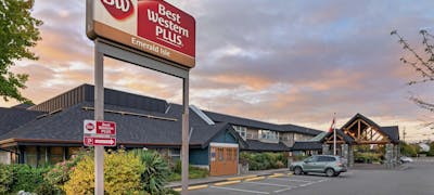 Best Western Plus Emerald Isle Hotel