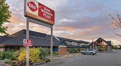 Best Western Plus Emerald Isle Hotel