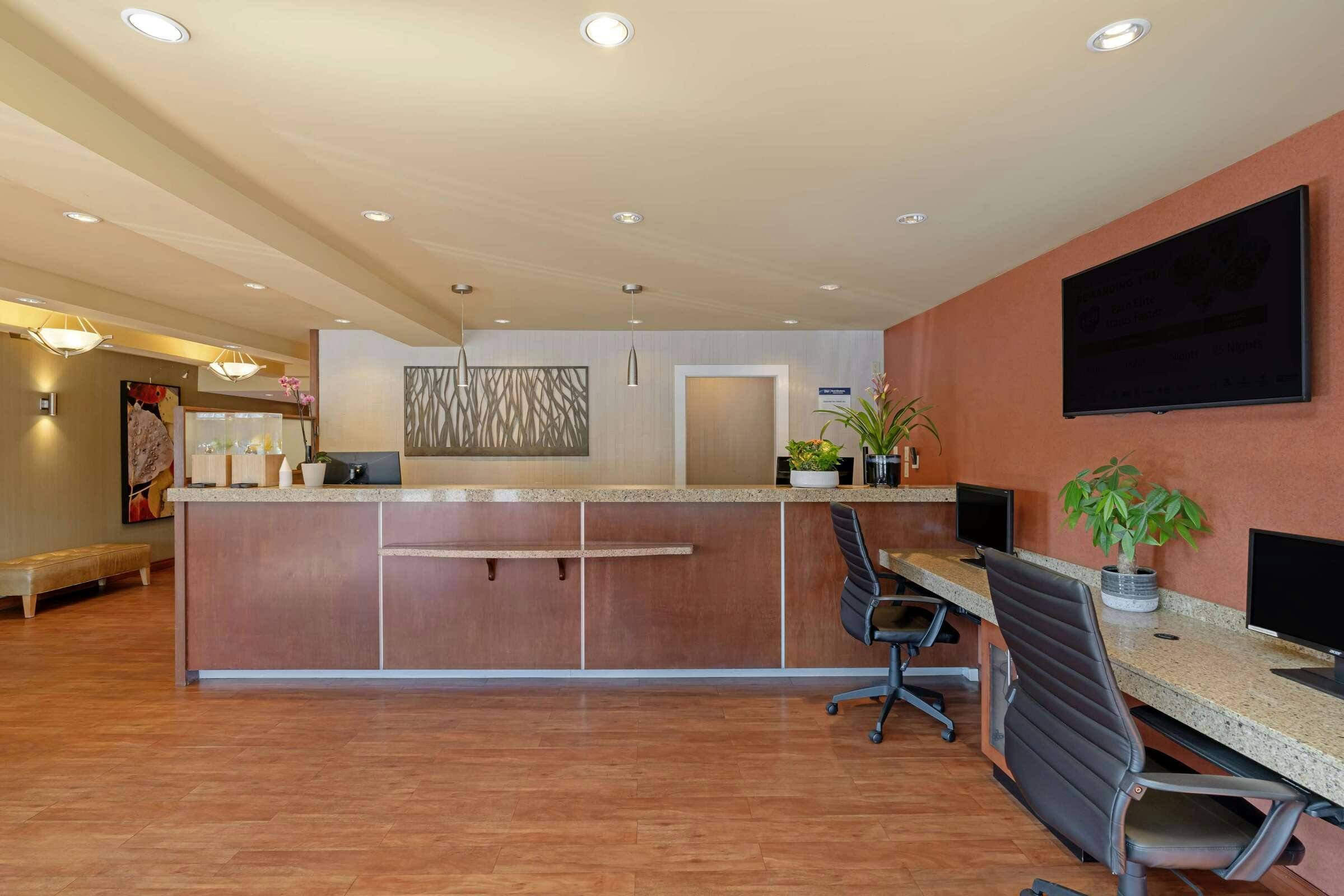 Hotel Best Western Plus Emerald Isle Hotel photo 1