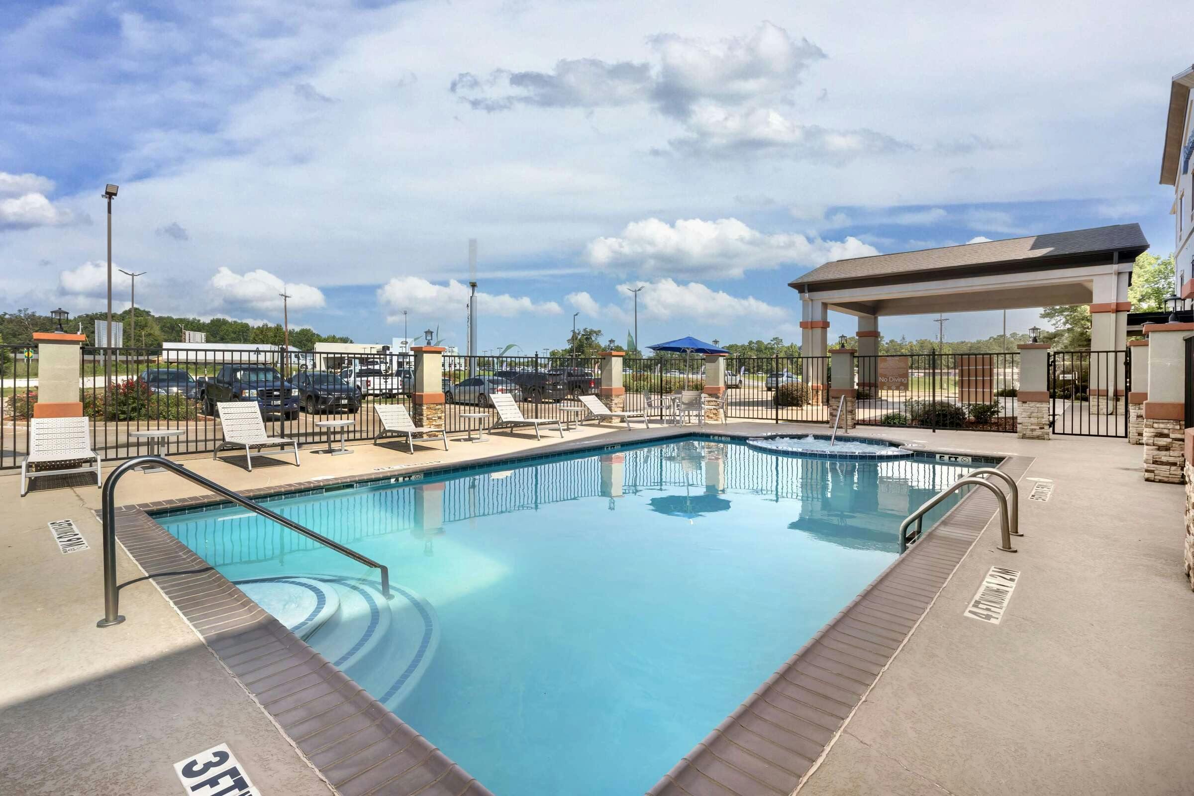 Hotel Best Western Carthage Inn & Suites photo 2