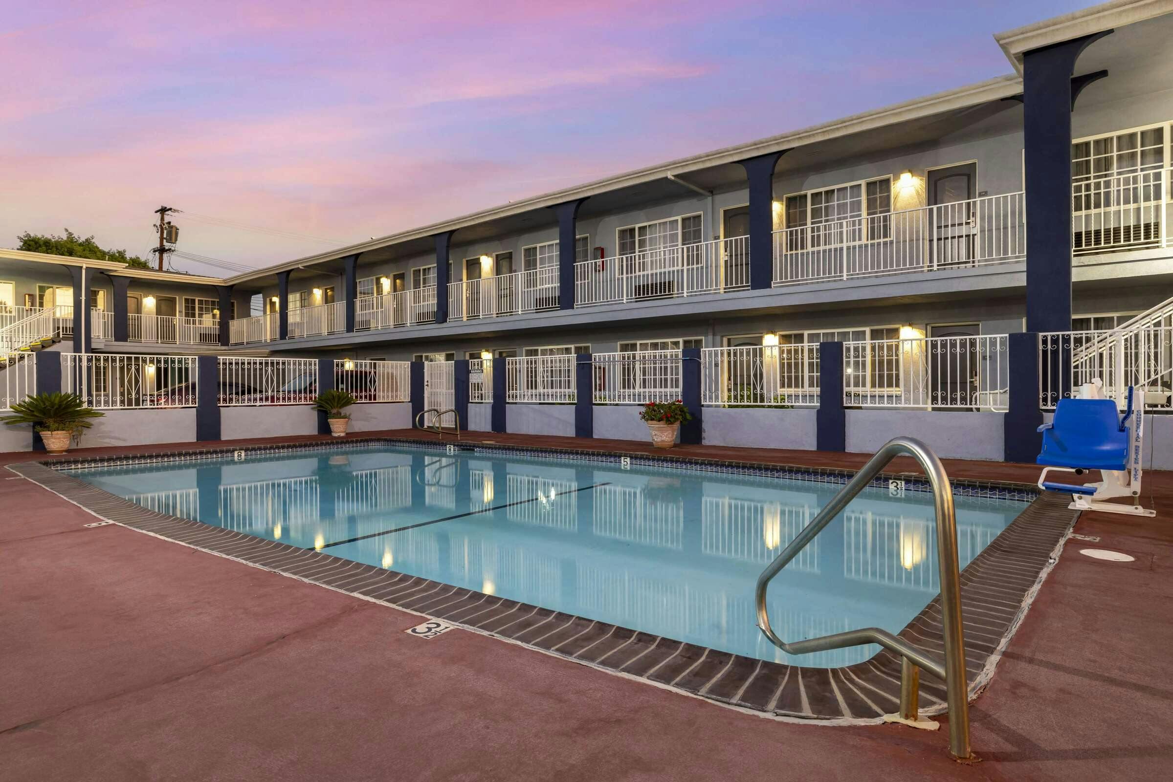 Best Western Orange Plaza