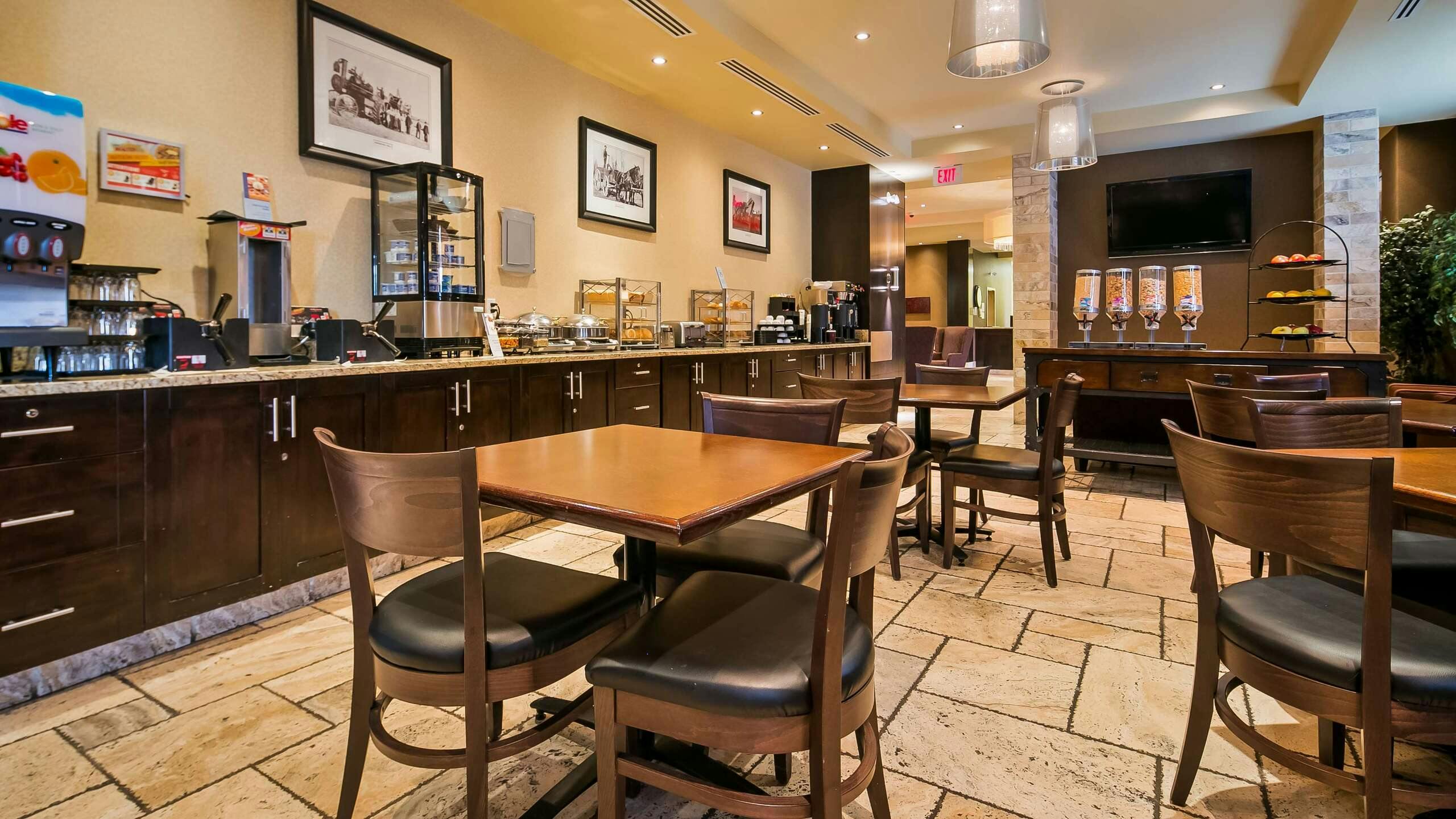 Hotel Best Western Sunrise Inn & Suites photo 1