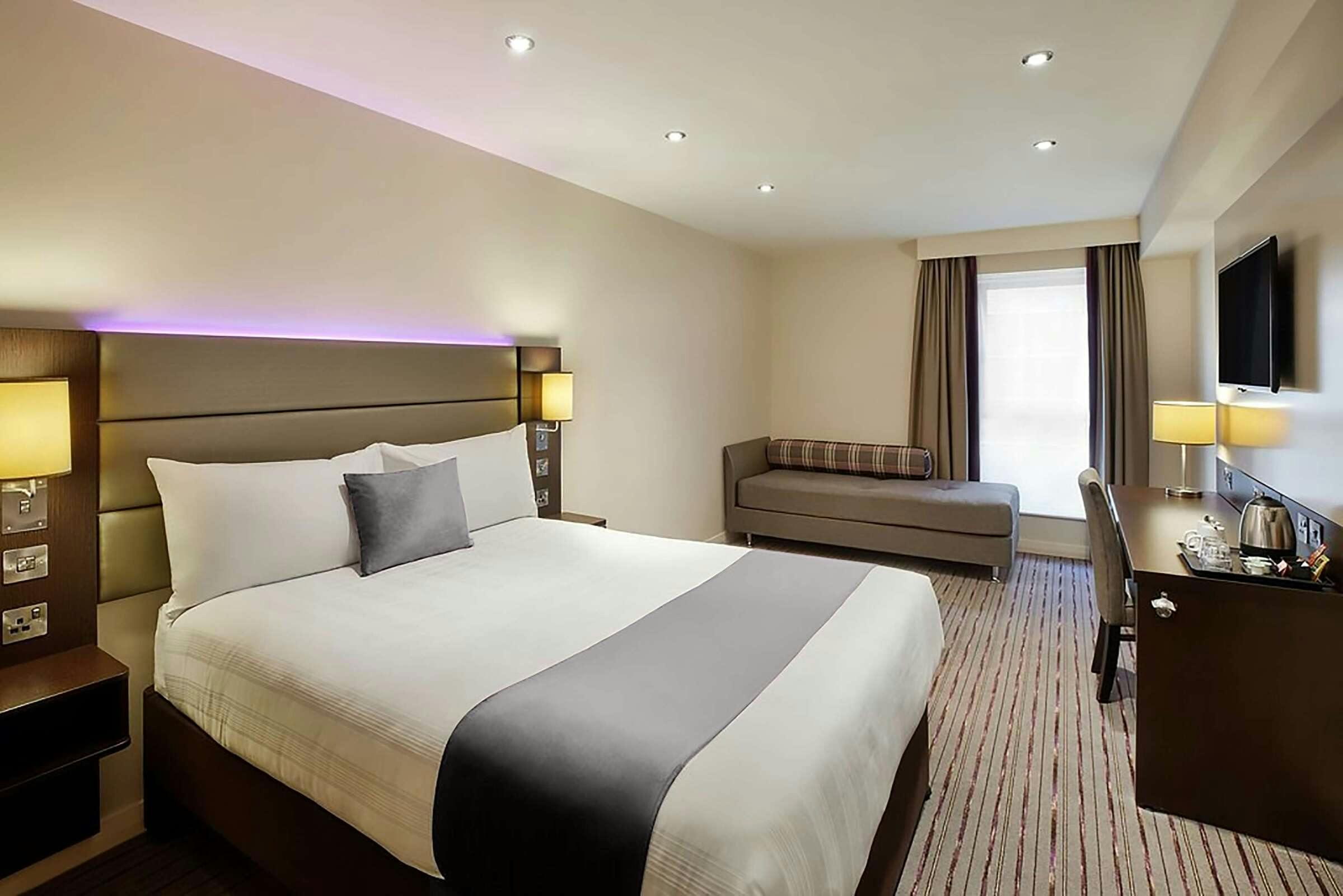 Hotel Fortune Huddersfield, Sure Hotel Collection By Best Western photo 2