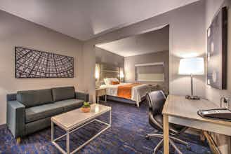 Hotel Best Western Plus Media Center Inn & Suites photo 2