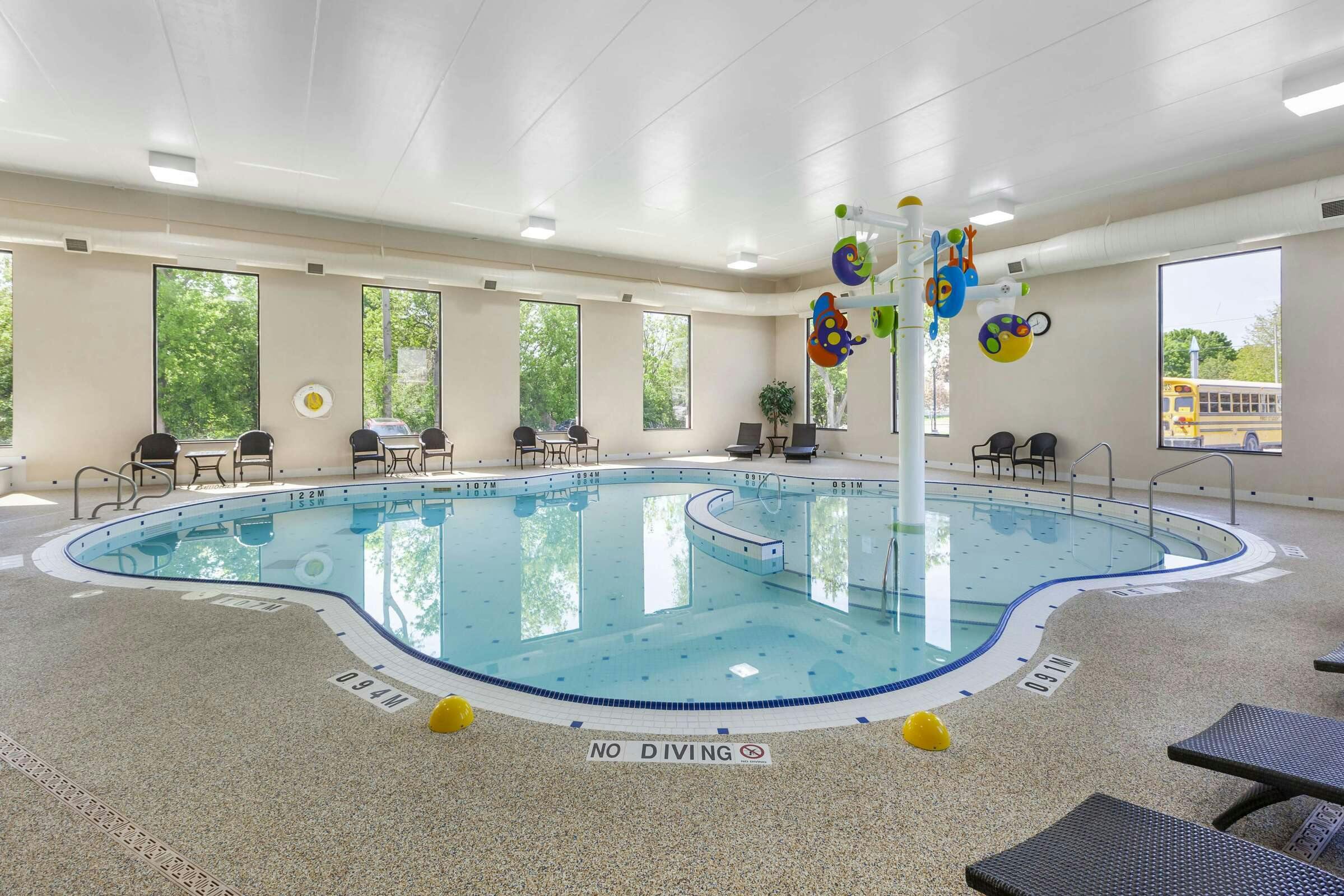 Hotel Best Western Plus Cobourg Inn & Convention Centre photo 2