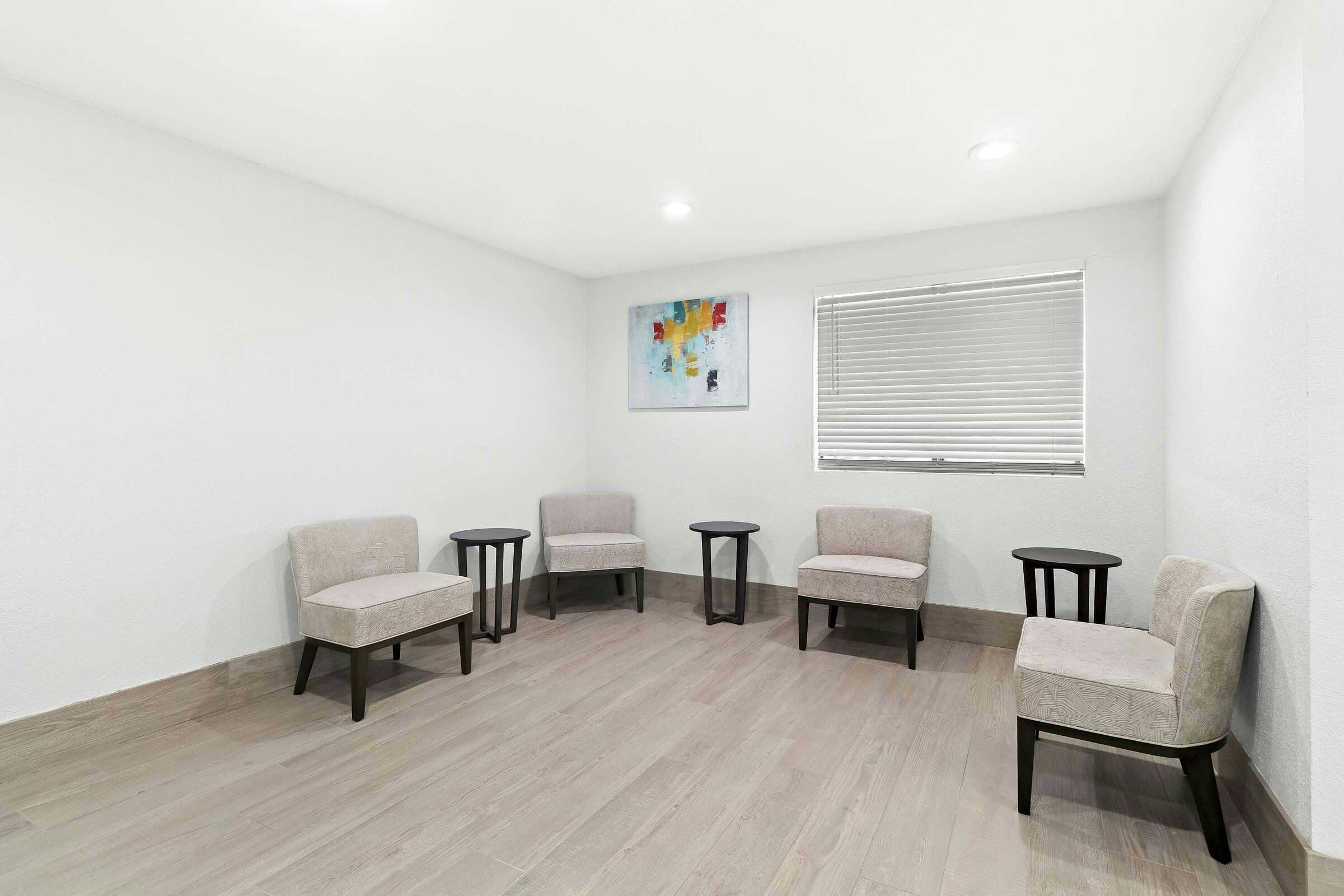 Hotel Sure Stay By Best Western Groves photo 4