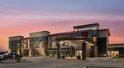 Best Western Plus Lakeview Hotel