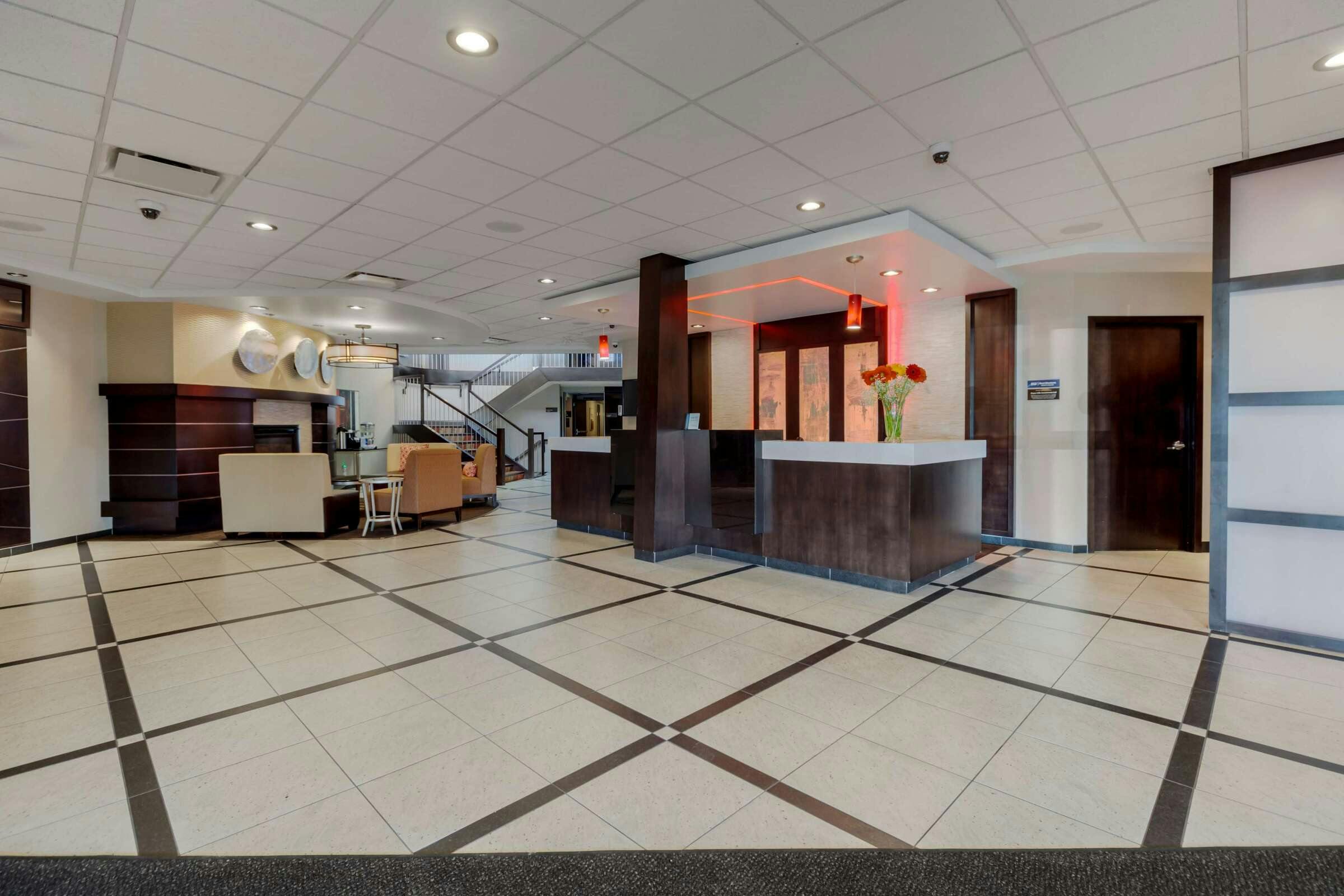 Hotel Best Western Premier Denham Inn & Suites photo 1