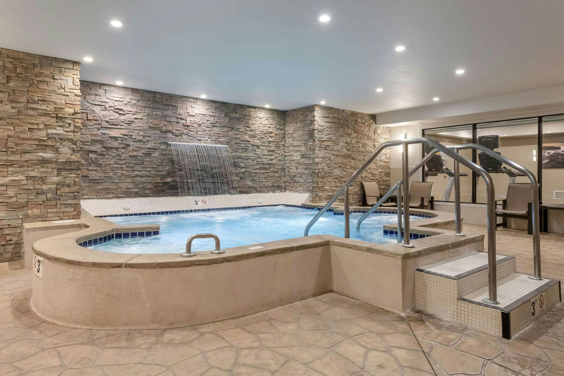 Hotel Best Western Plus Superior Inn & Suites photo 2