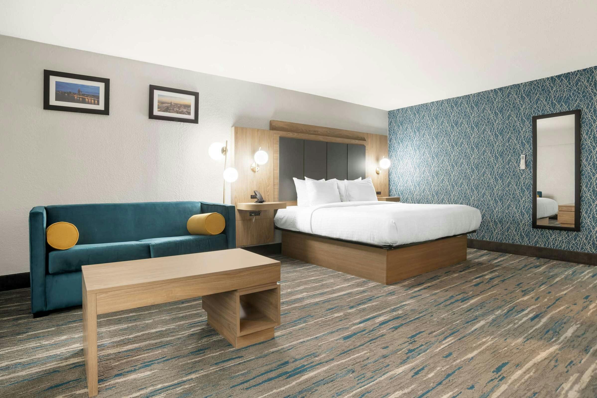 Best Western Plus Mobile Inn & Suites