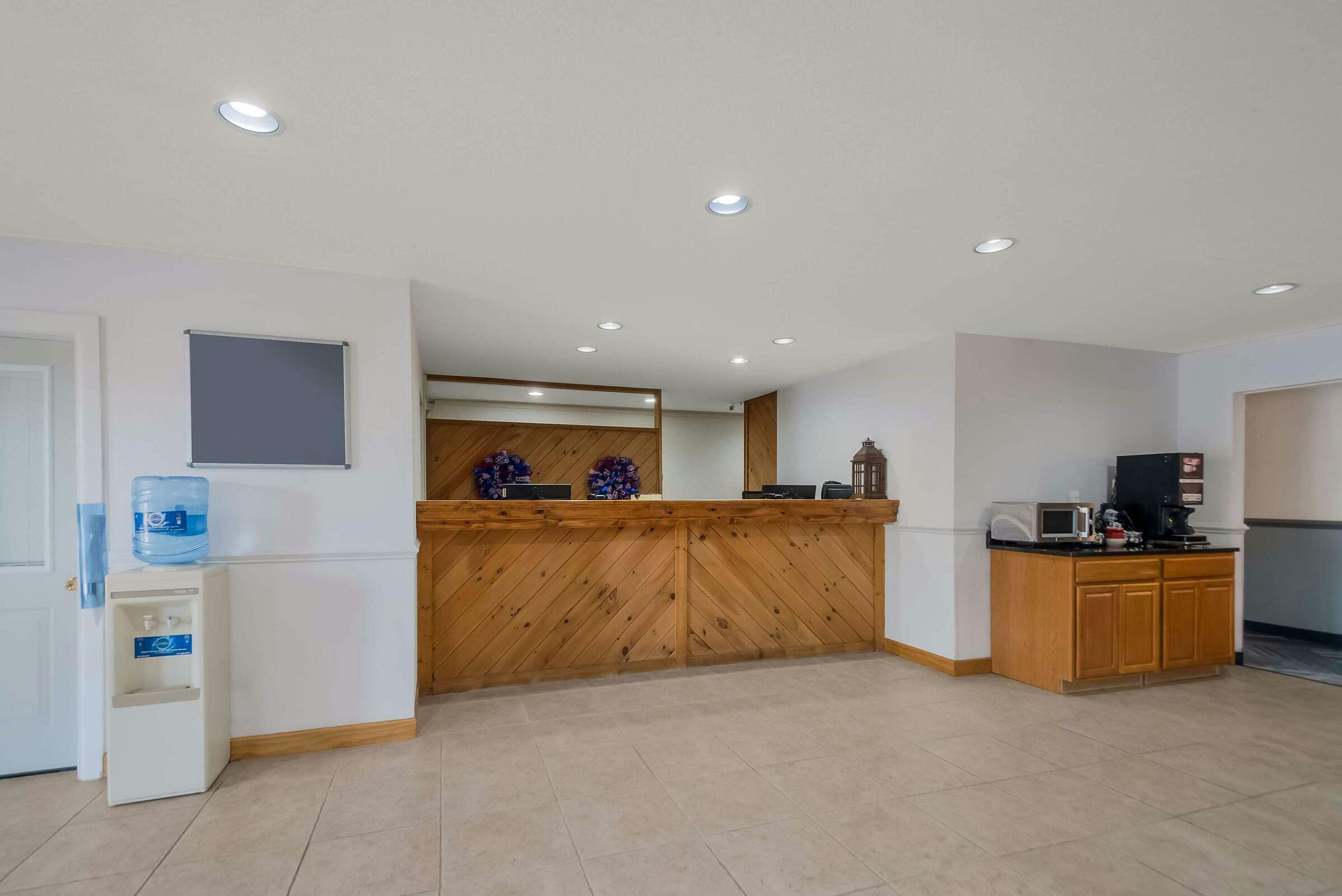 Hotel SureStay Plus Hotel by Best Western Berkeley Springs photo 3