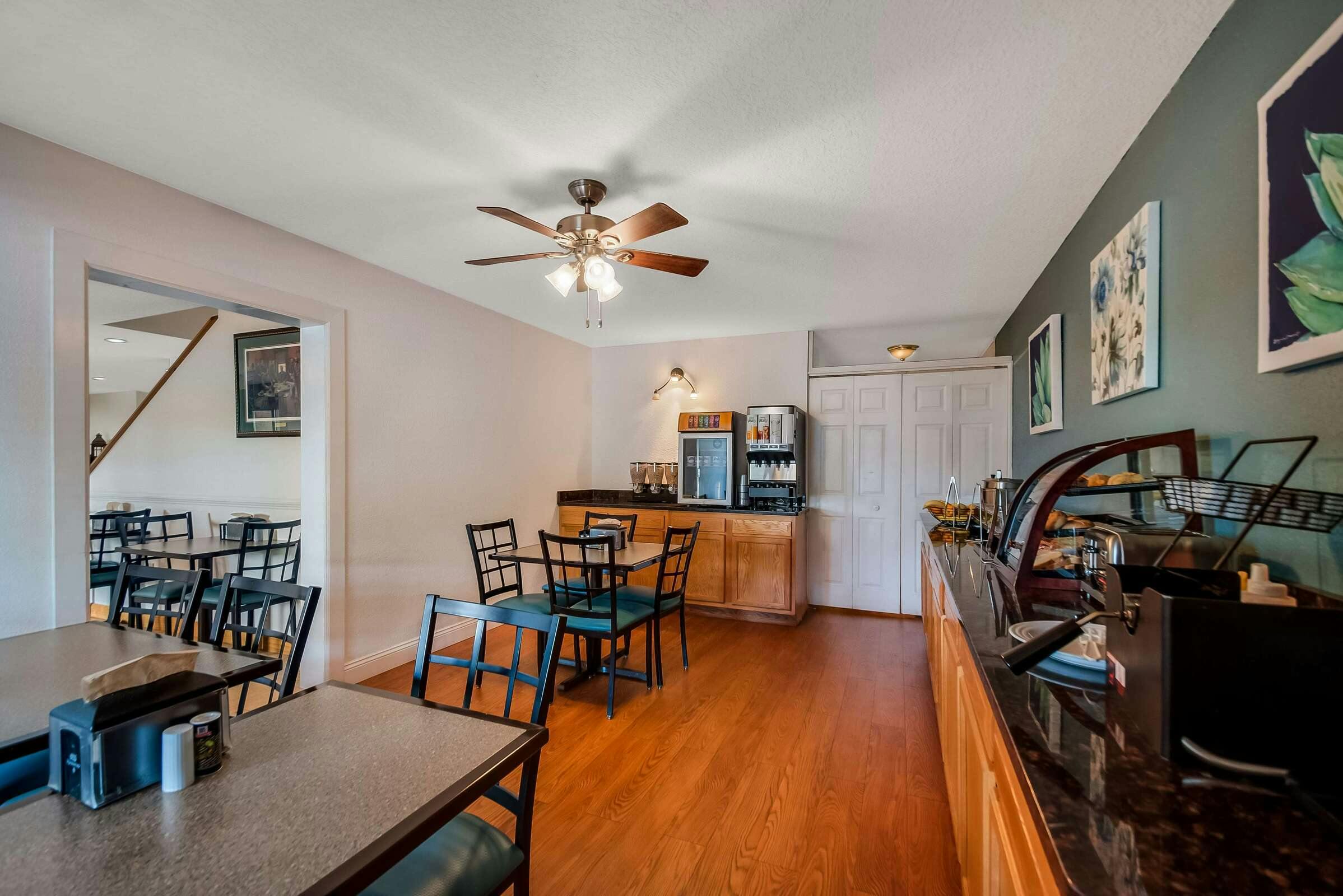 Hotel SureStay Plus Hotel by Best Western Berkeley Springs photo 5