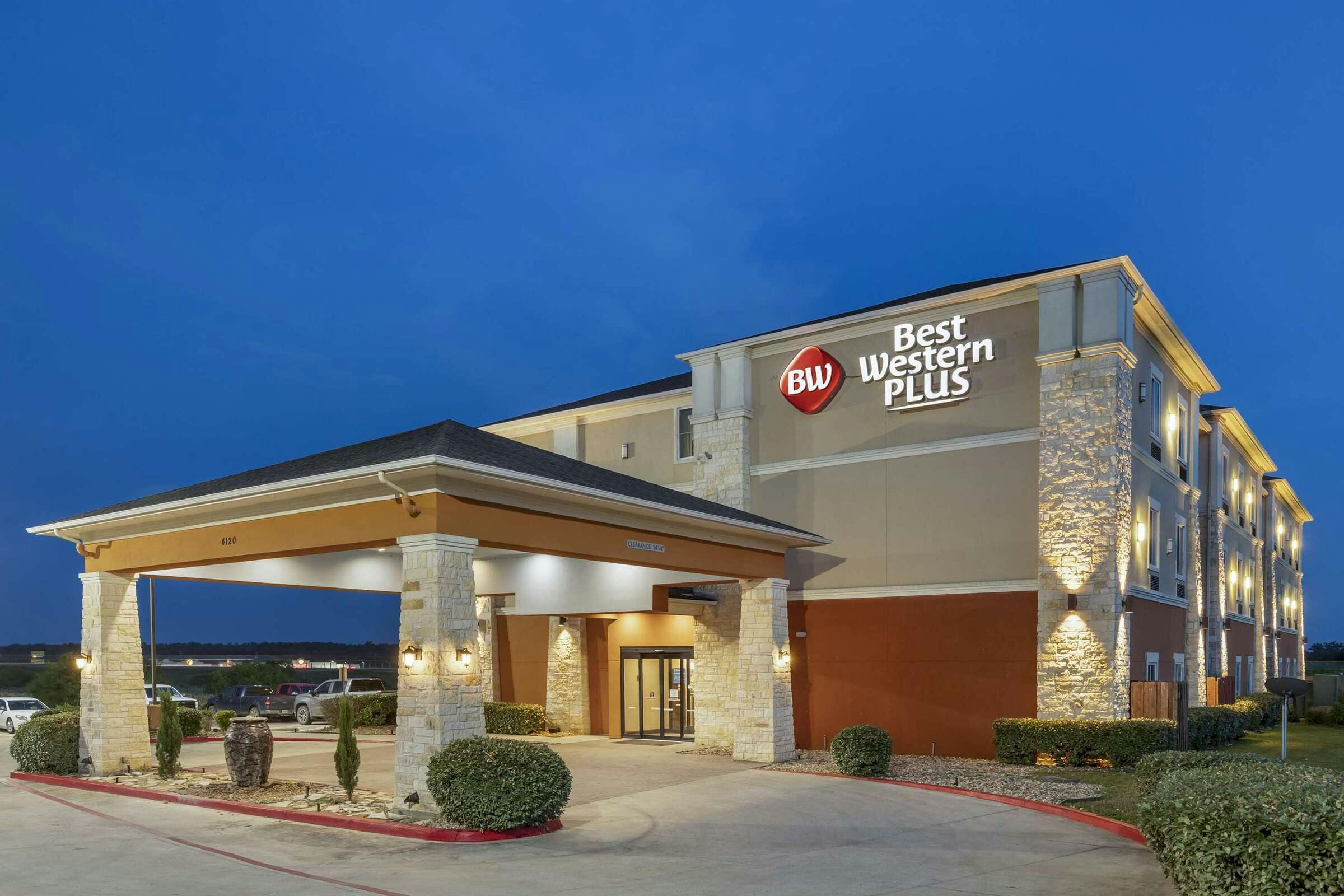 Hotel Best Western Plus Longhorn Inn & Suites photo 1