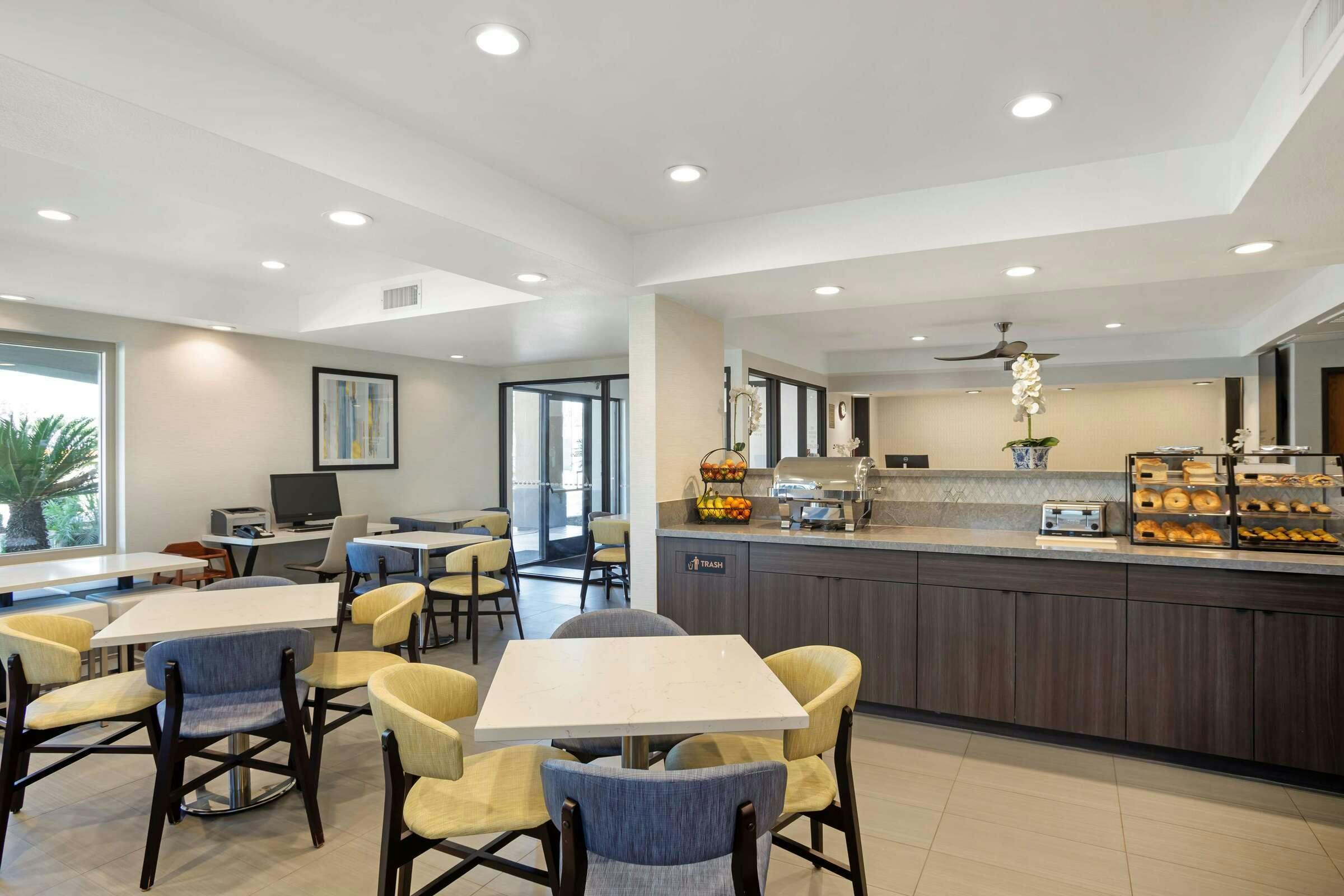 Hotel Best Western Exeter Inn & Suites photo 2