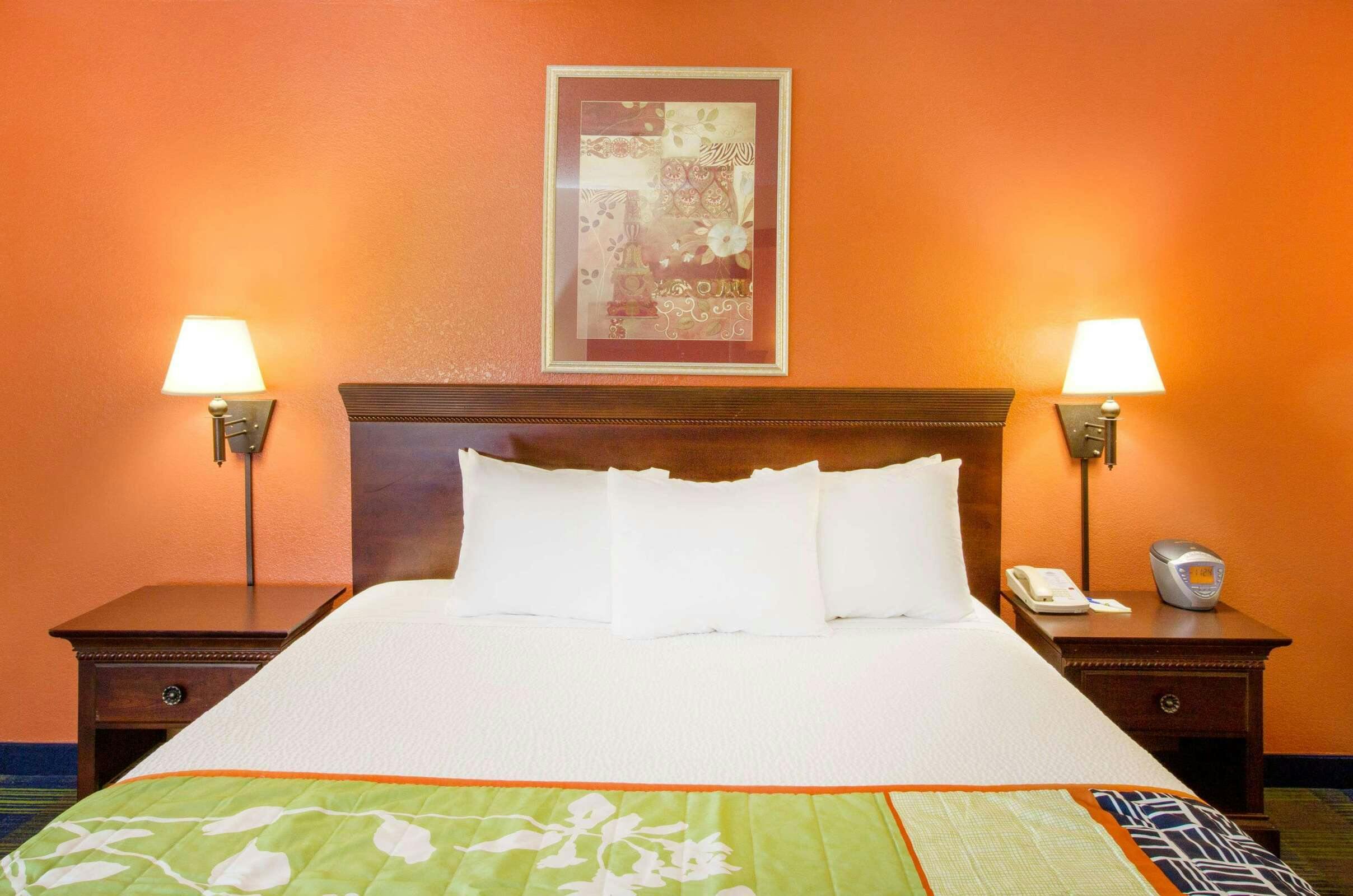 Hotel Days Inn Fremont photo 3