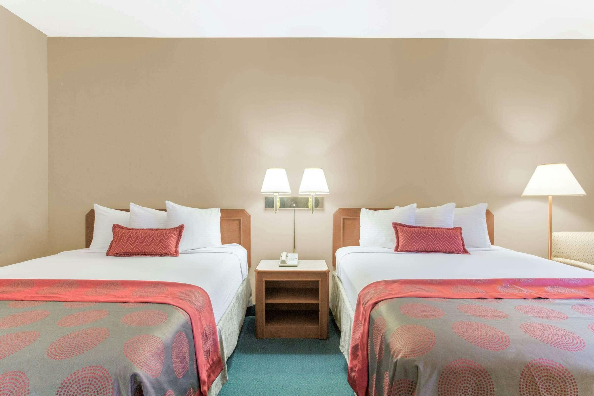 Hotel Ramada by Wyndham St George photo 5