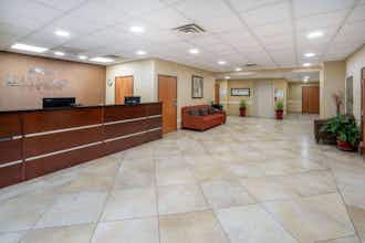 Hotel Baymont Savannah I-95 photo 3