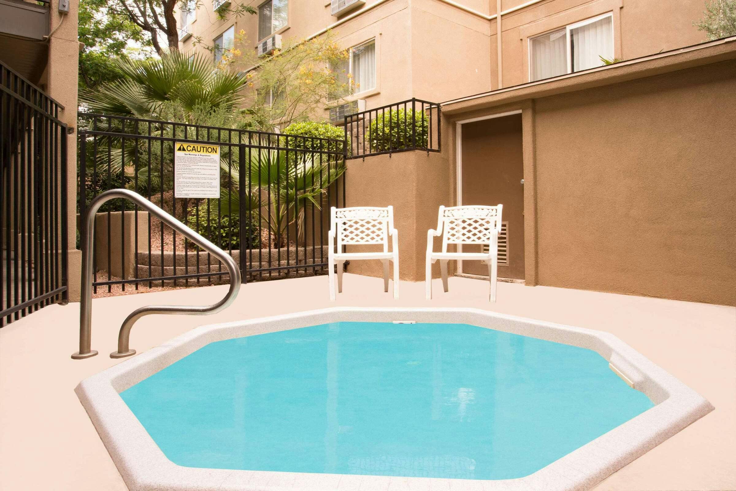 Hotel Days Inn by Wyndham St. George photo 2