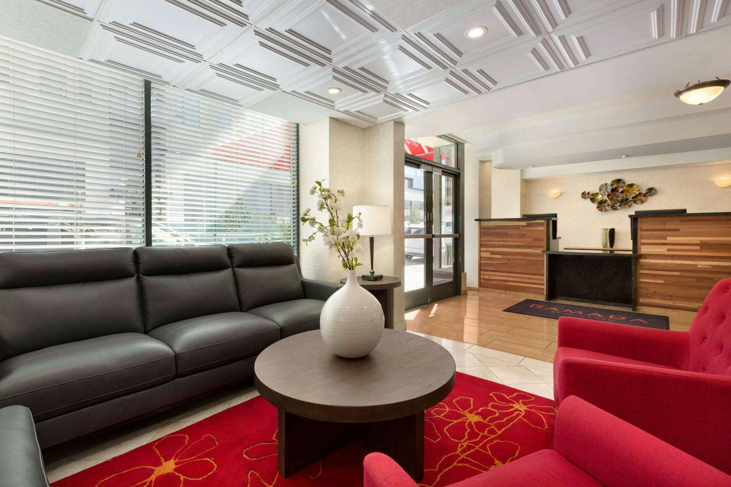 Hotel Ramada by Wyndham Oakland Downtown City Center photo 1