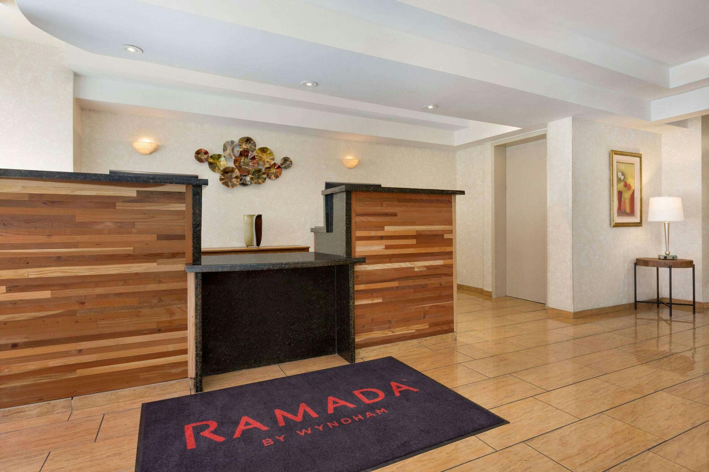 Hotel Ramada by Wyndham Oakland Downtown City Center photo 2