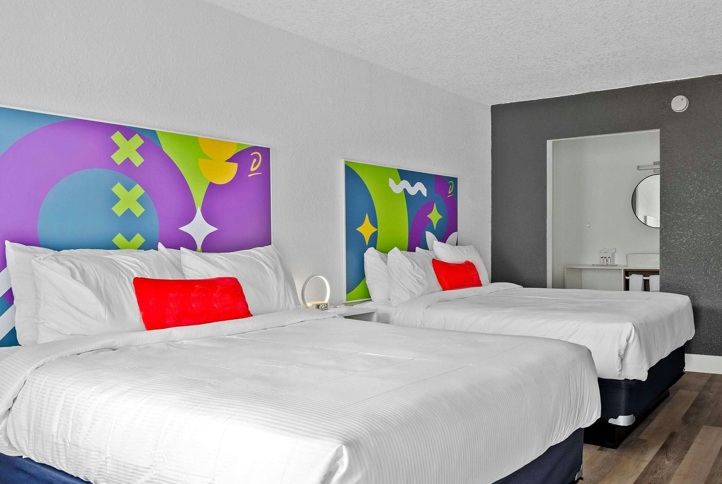 Hotel Baymont by Wyndham Jacksonville Airport photo 1