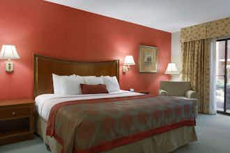 Hotel Ramada by Wyndham Raleigh photo 3