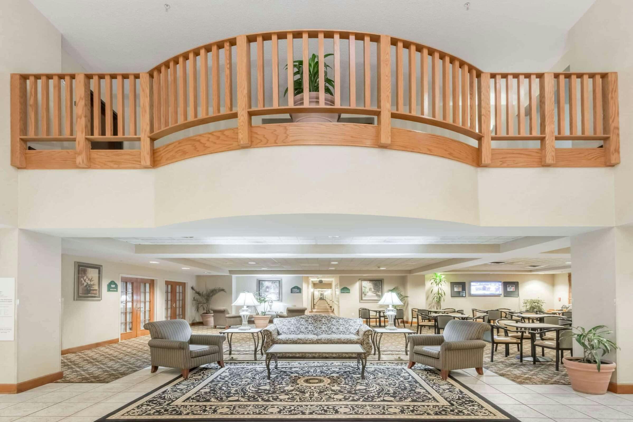 Hotel Wingate by Wyndham DFW / North Irving photo 4