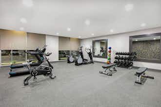 Hotel La Quinta Inn & Suites by Wyndham DFW West-Glade-Parks photo 5