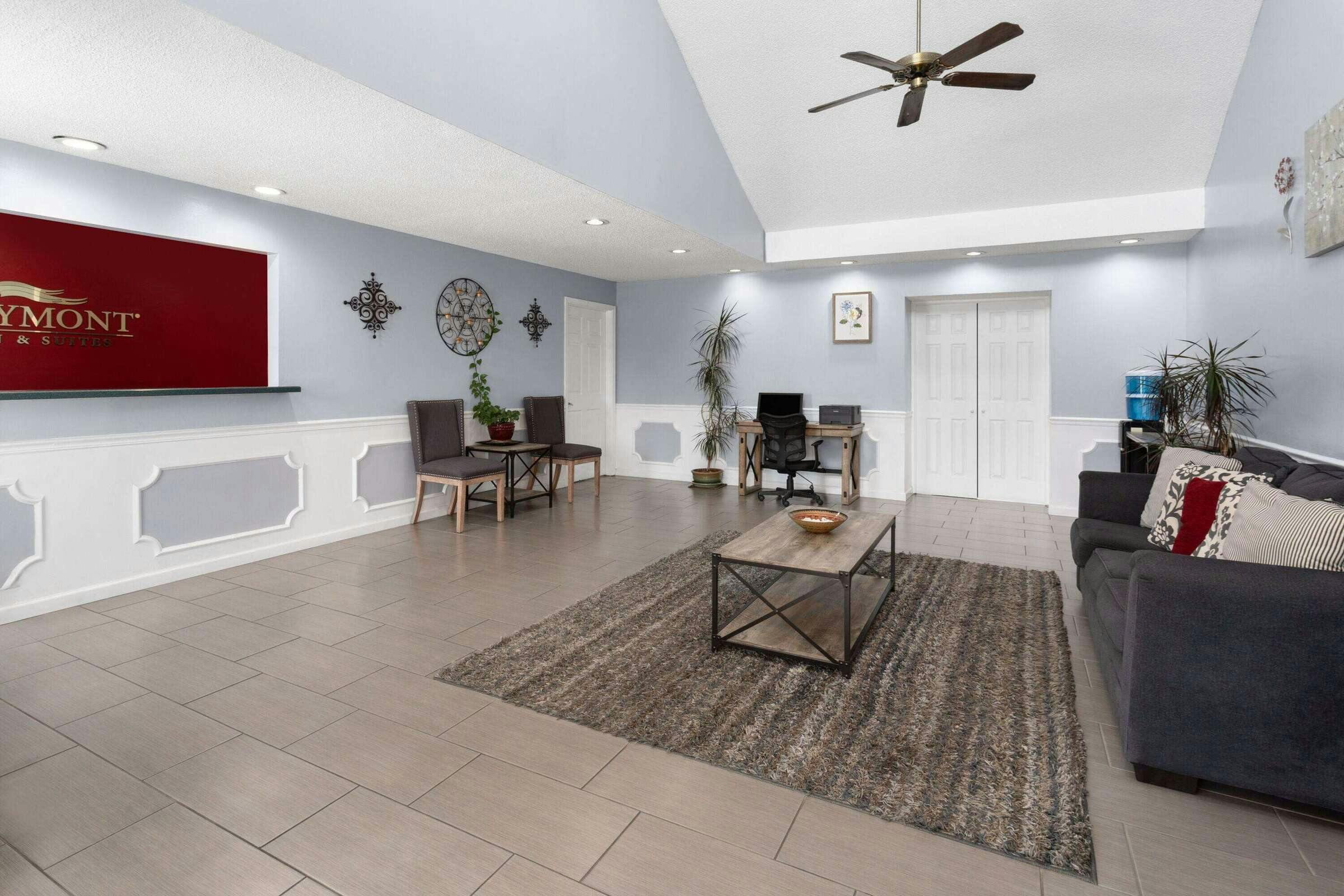 Hotel Baymont Inn Suites Brunswick photo 4