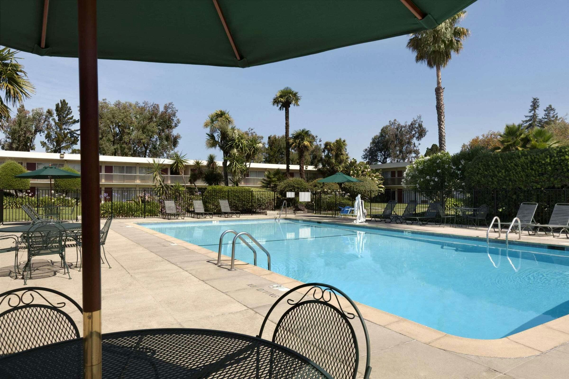 Hotel Ramada by Wyndham Sunnyvale/Silicon Valley photo 1