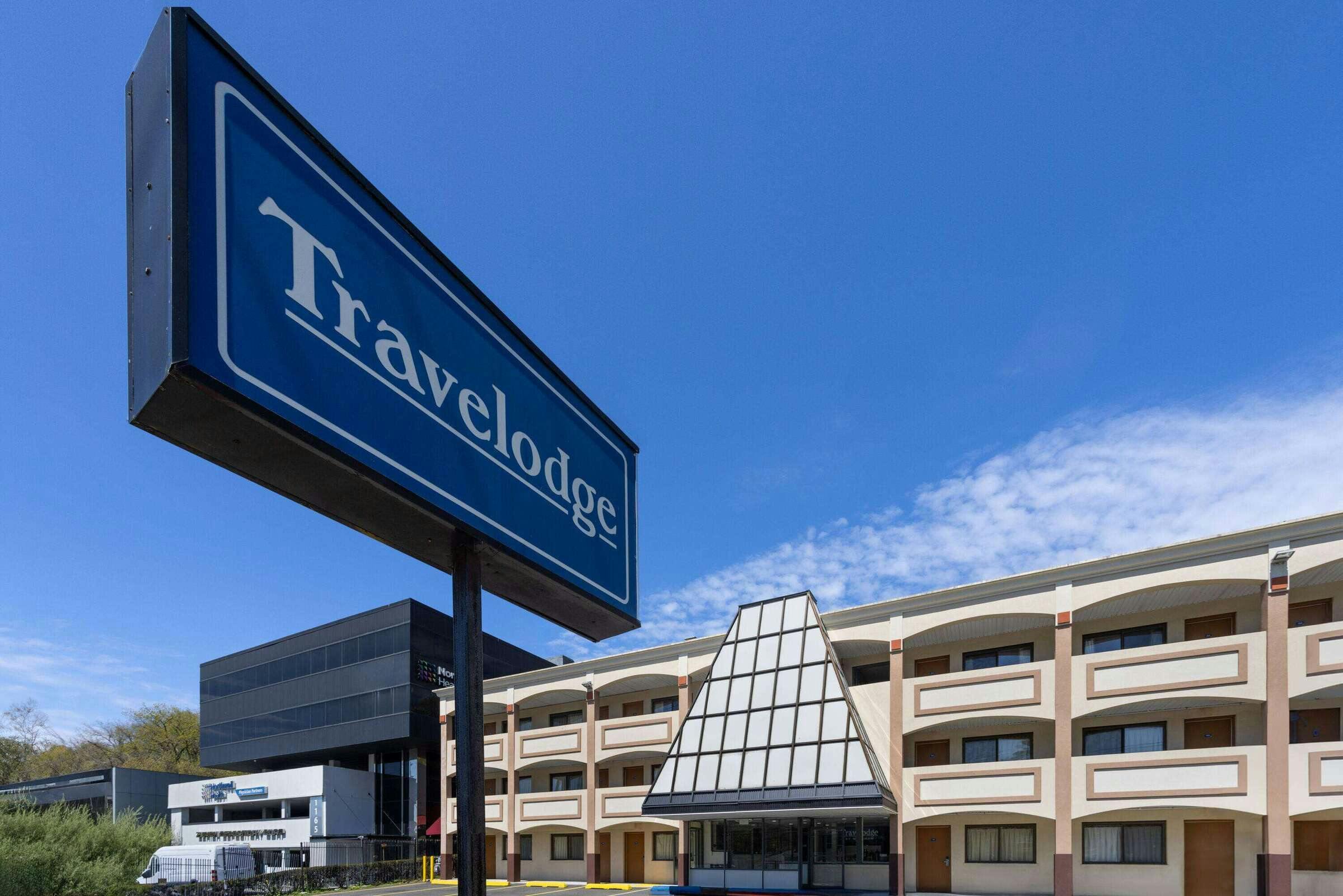 Travelodge by Wyndham Manhasset