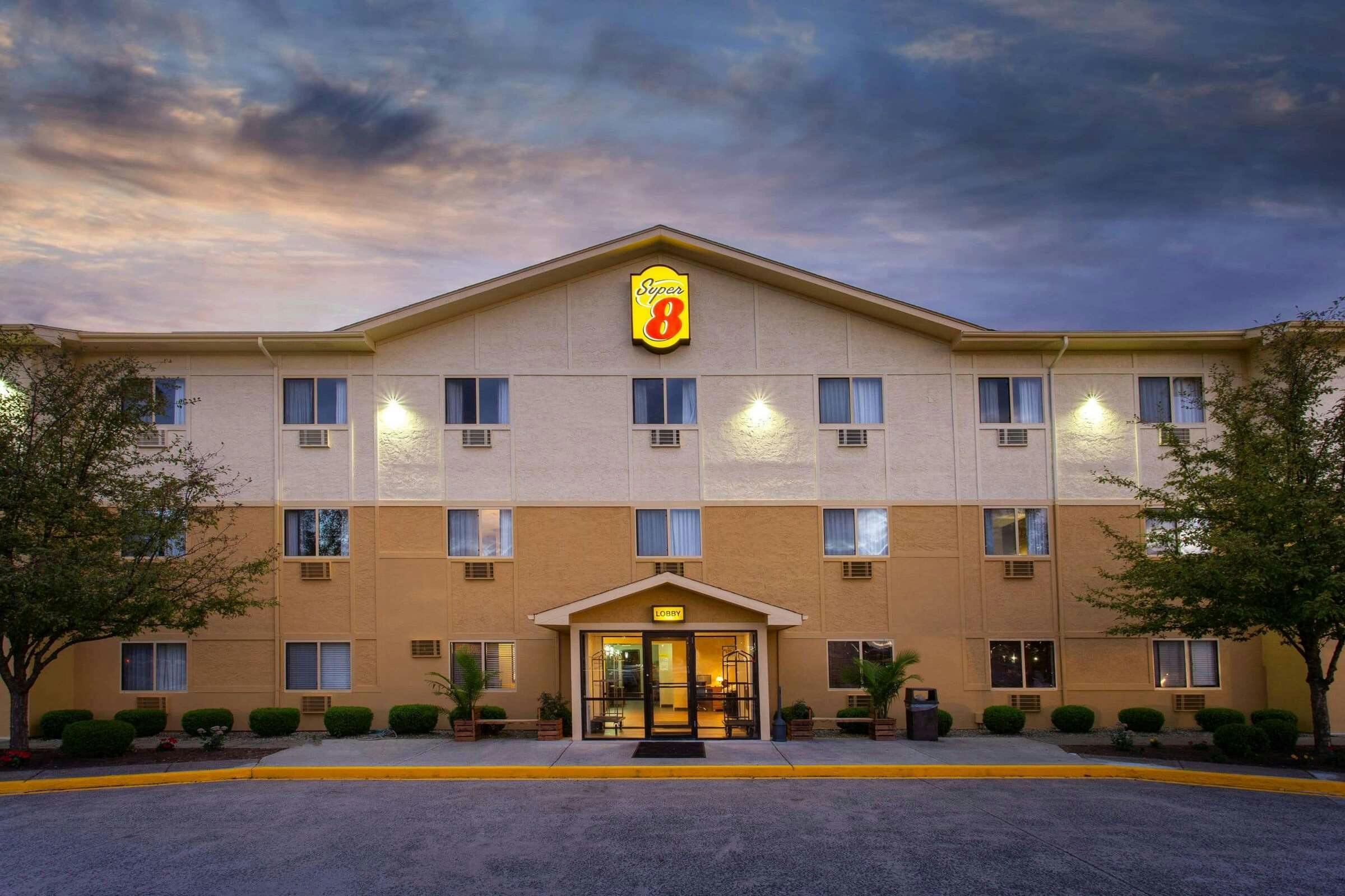Hotel Super 8 by Wyndham Cromwell/Middletown photo 2