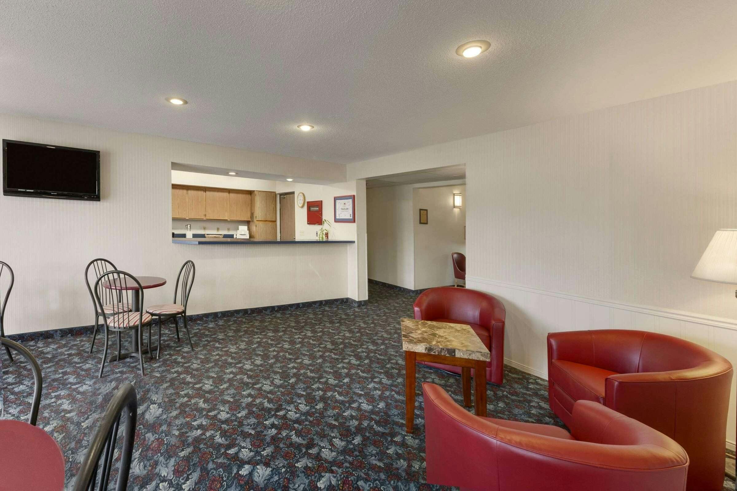 Hotel Super 8 by Wyndham Cromwell/Middletown photo 5