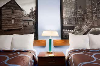 Hotel Super 8 Charlt Univ photo 4