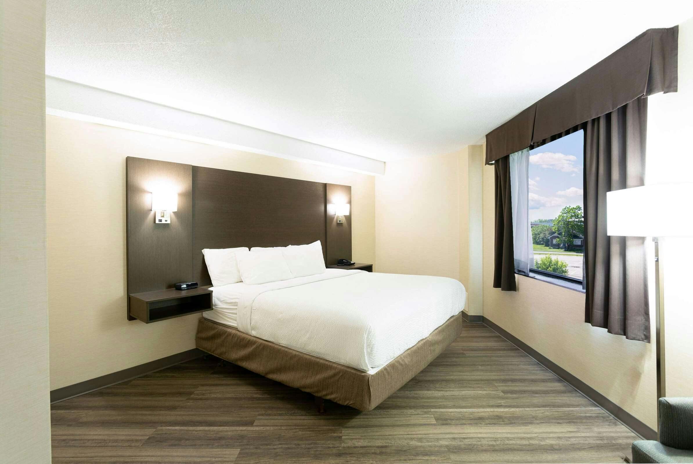 Hotel Days Inn by Wyndham Fallsview photo 5