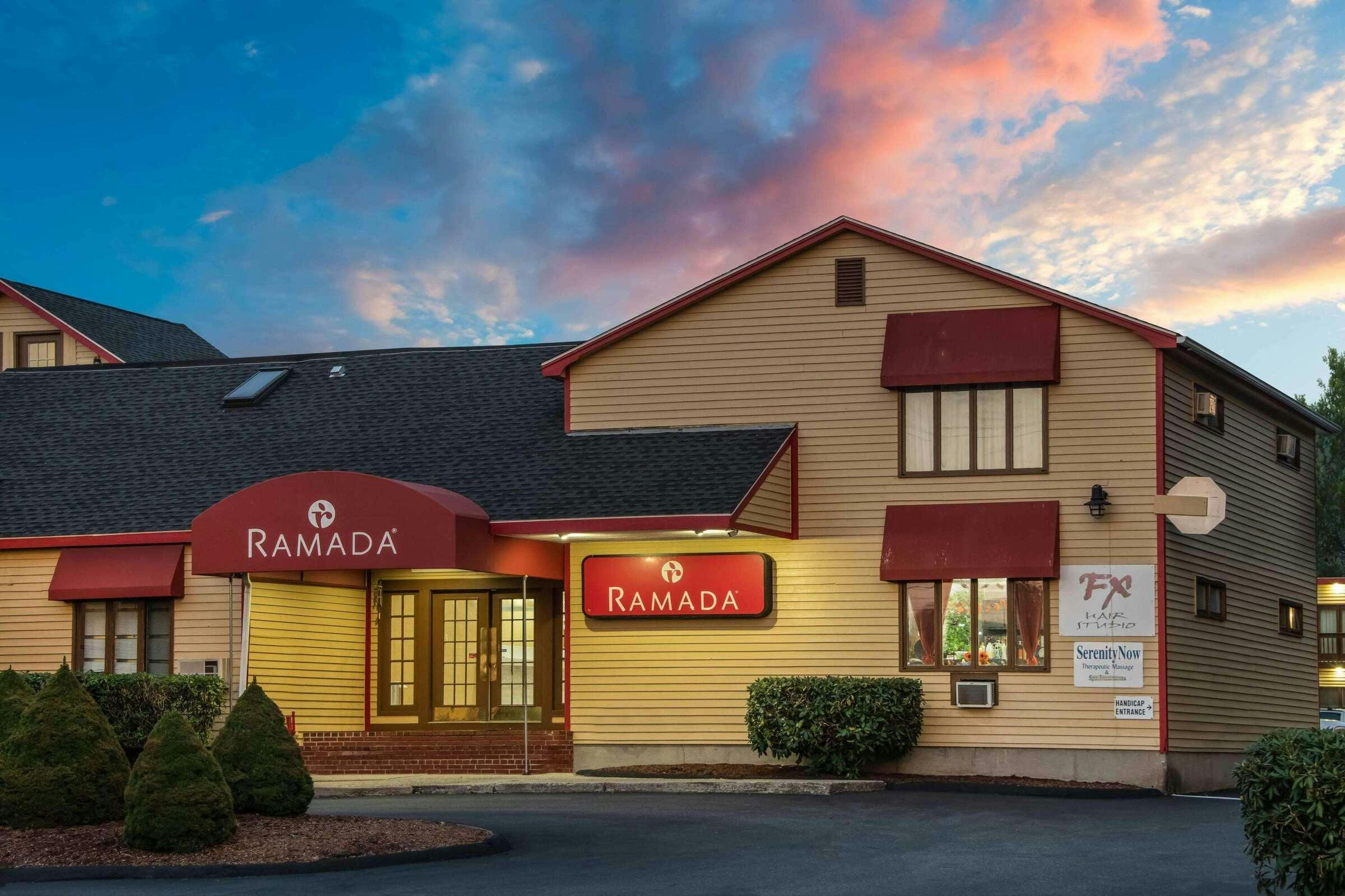 Hotel Ramada by Wyndham Groton/Mystic photo 2