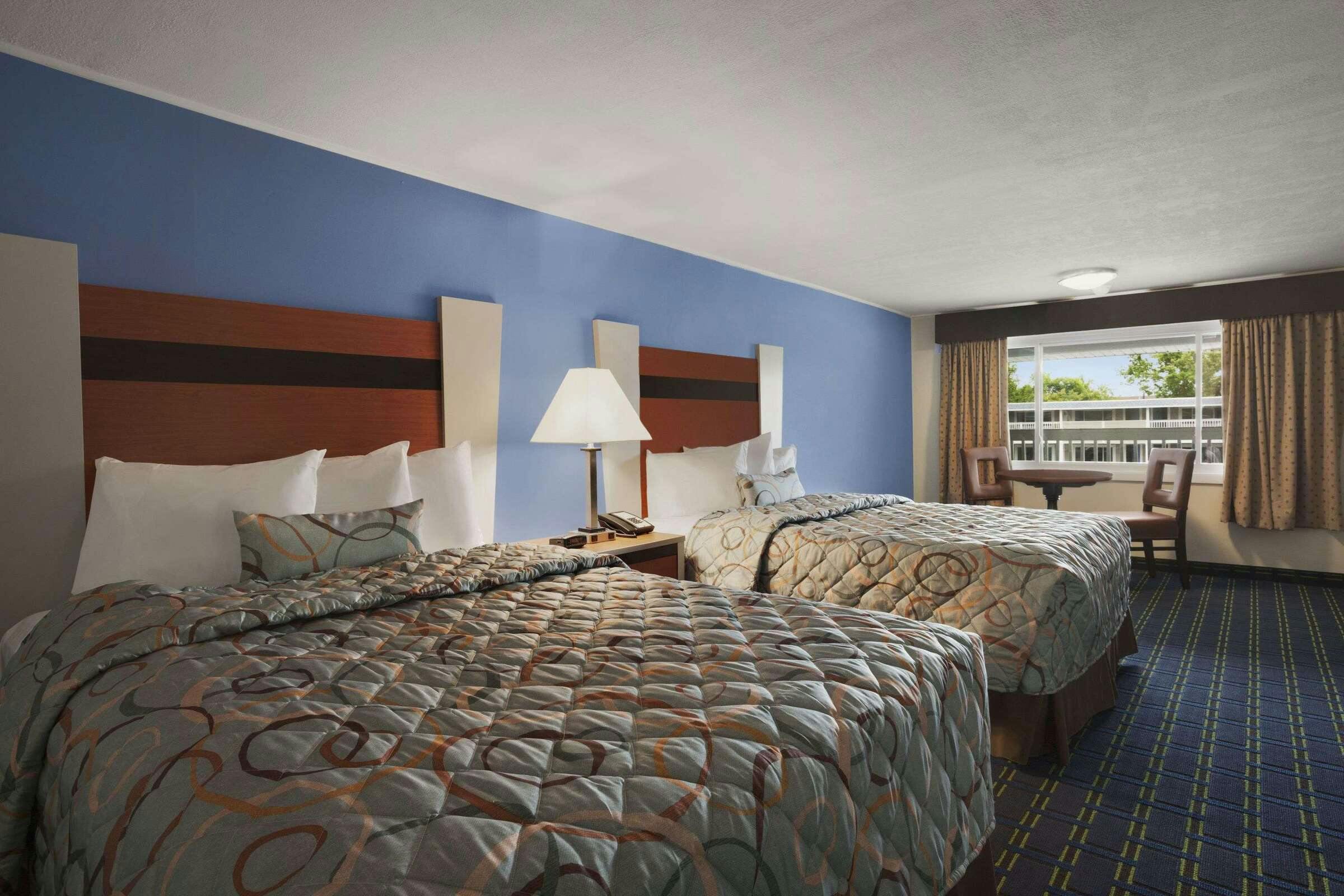 Hotel Days Inn W Yarmouth photo 5