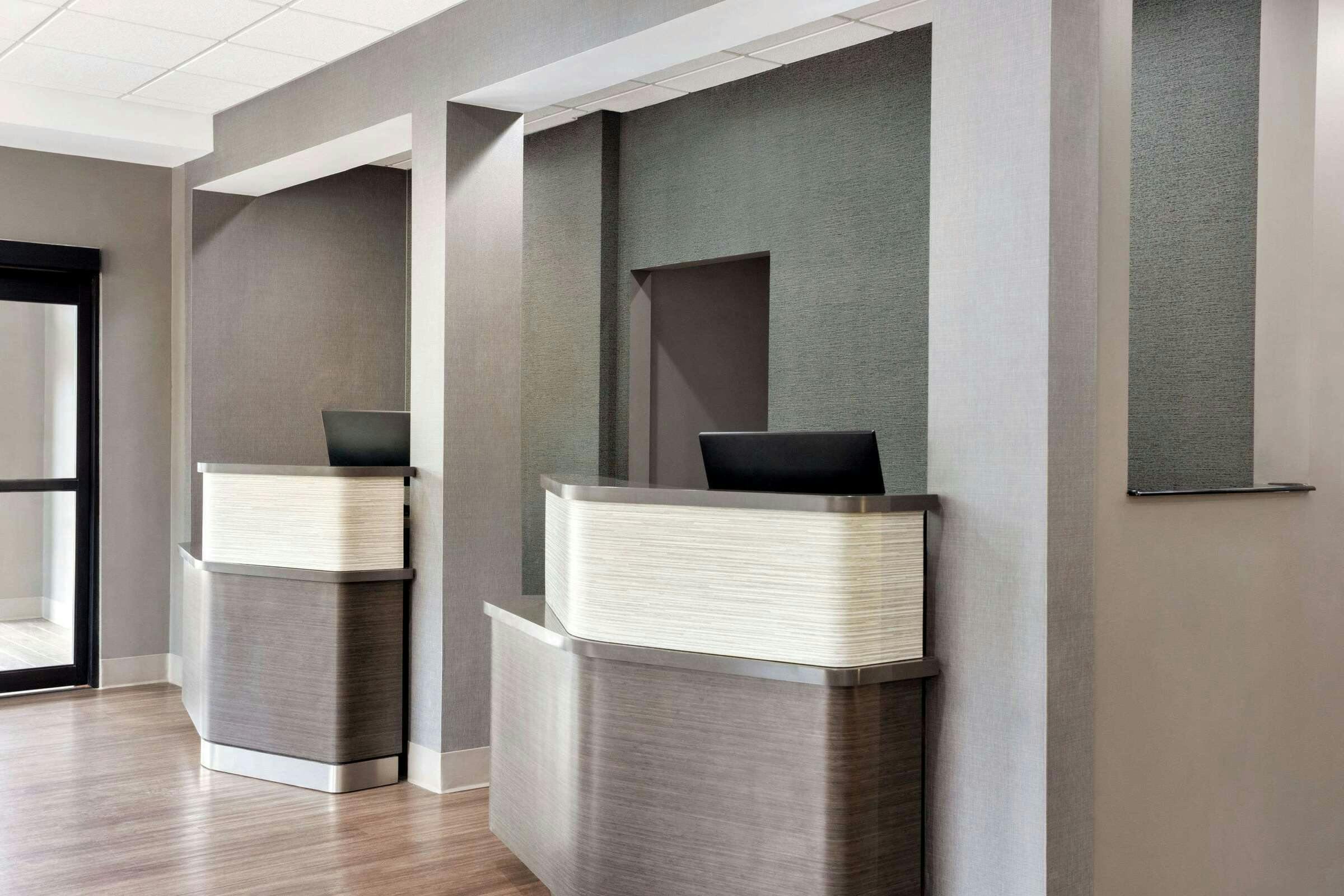 Hotel Days Inn & Suites by Wyndham Murfreesboro photo 2